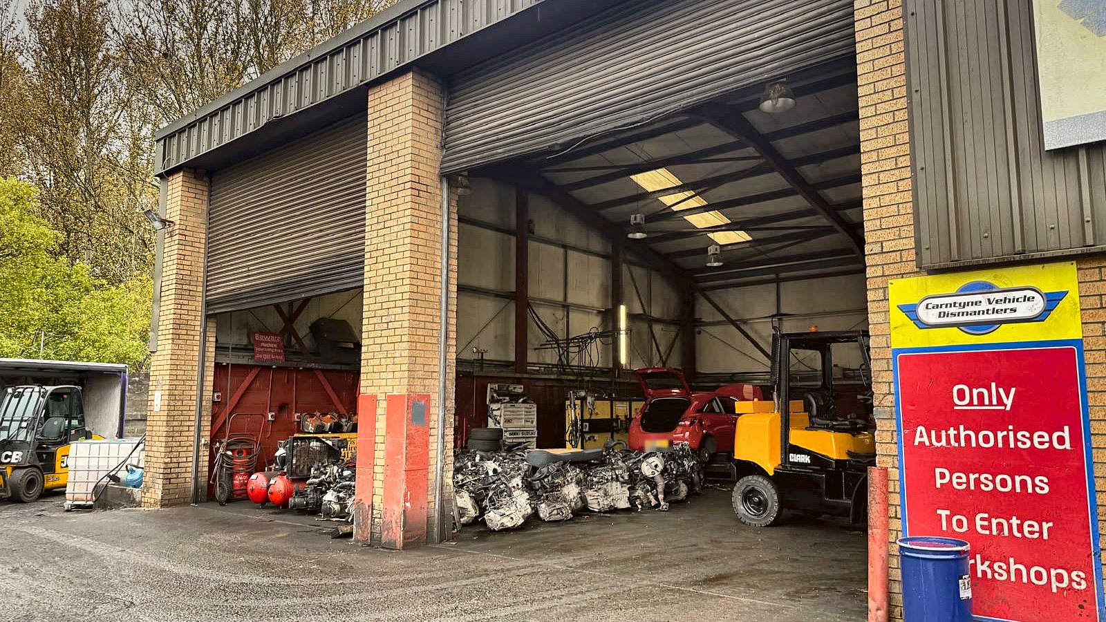 Carntyne Vehicle Dismantlers workshop